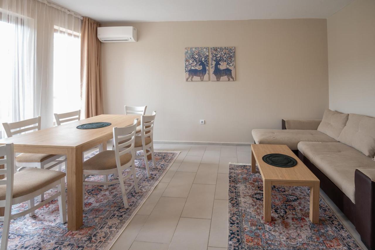 Апартамент За Гости Влади В Комплекс Garden Palace Balchik Eksteriør billede