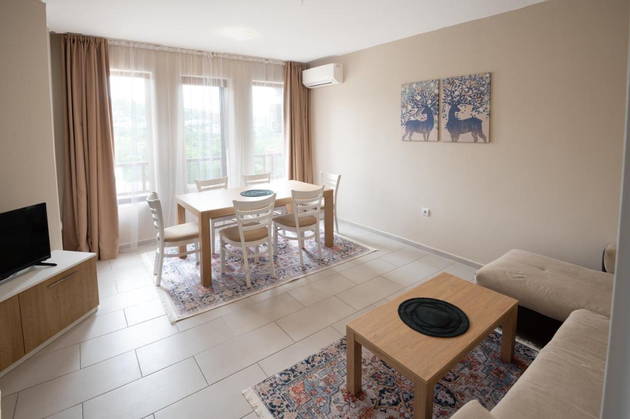 Апартамент За Гости Влади В Комплекс Garden Palace Balchik Eksteriør billede